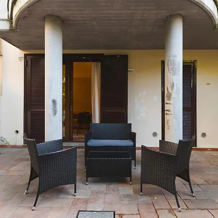 Moderno A 2 Passi Dalla Stazione Apartment