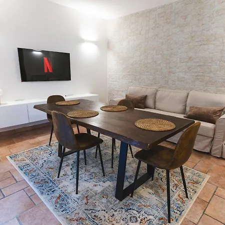 Moderno A 2 Passi Dalla Stazione Apartment