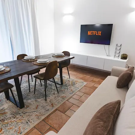 Moderno A 2 Passi Dalla Stazione Apartment